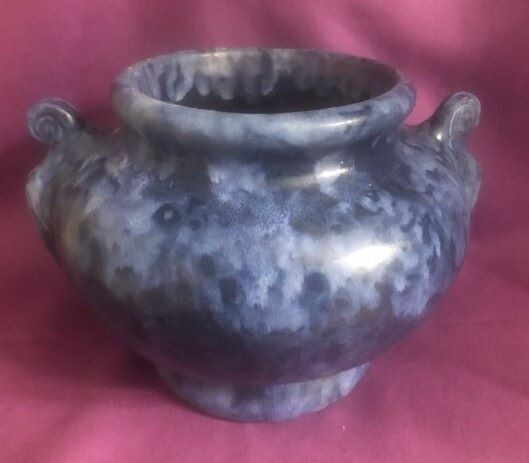 Brush McCoy Blue Onyx 8″ Wide X 6″ High Vase or Planter in VG Condition