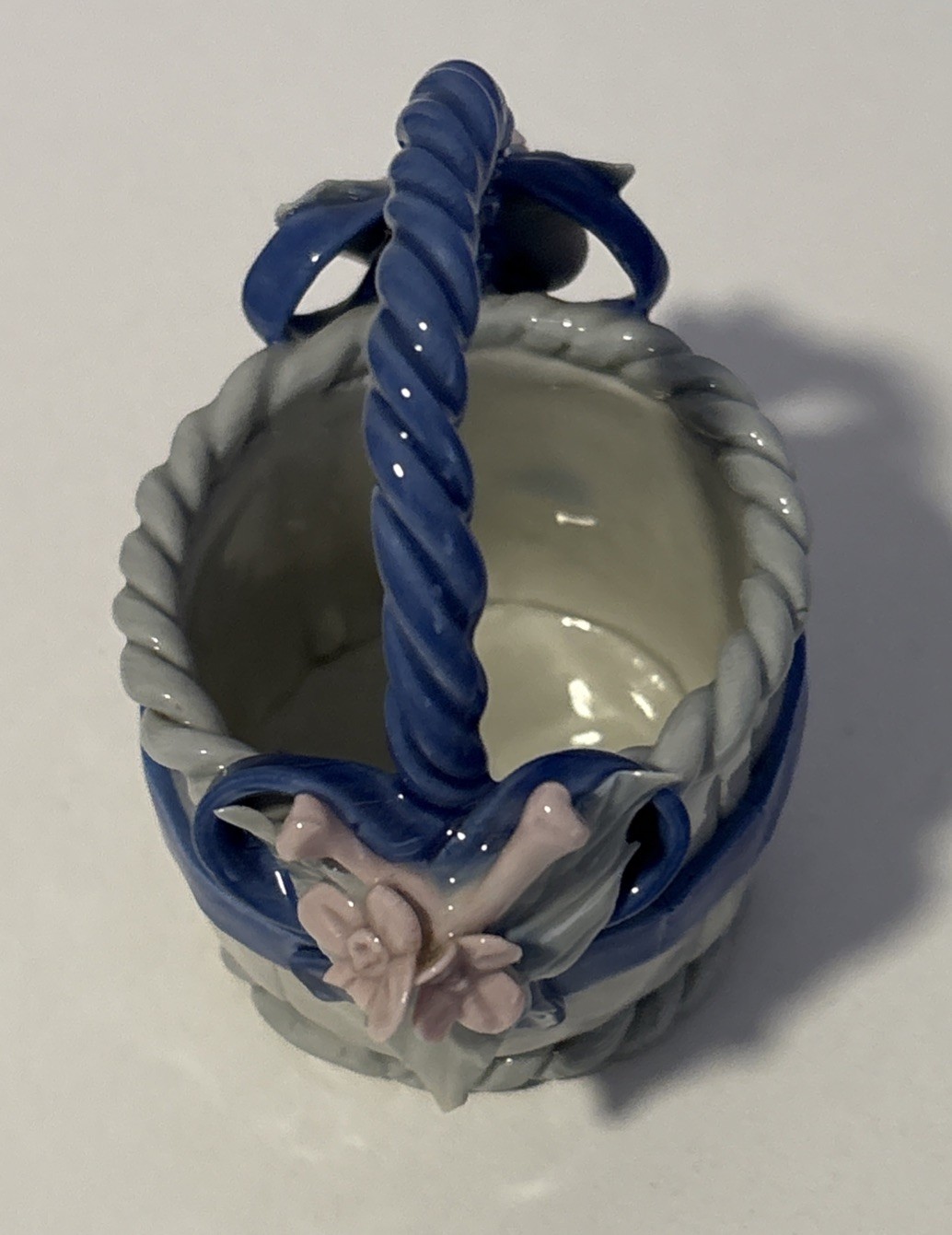 2 Vintage Mini Blue Ceramic Baskets Flower Embellishments & Braided Handle 3.5″H