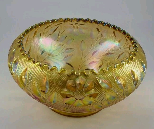 Fenton LARGE Iridescent Gold Glass Scalloped Rose Bowl Vase Daisy & Leaves 9″