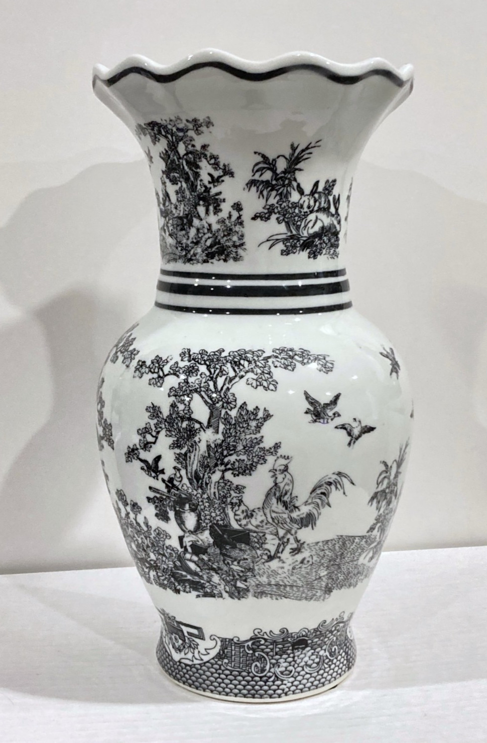 Vintage Black & White Toile Bunny Birds Rooster Dechang Taoci 12″ Porcelain Vase