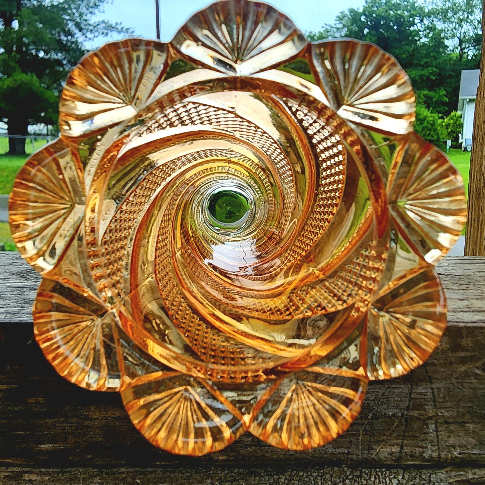 VINTAGE CARNIVAL GLASS McKEE MARIGOLD SPIRALED DIAMOND POINT VASE GORGEOUS 1902