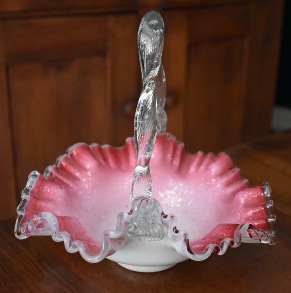 GORGEOUS FENTON CASED GLASS BASKET DP PINK TRIM PIE CRUST EDGE AVENTURINE FLECKS