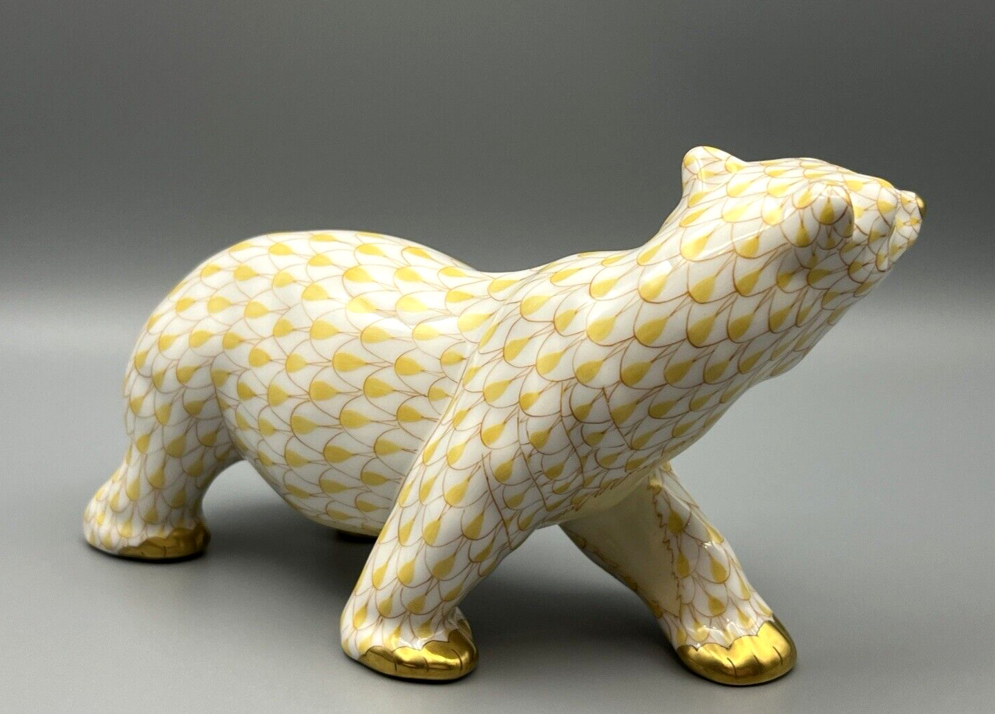 Herend Figurine – Polar Bear 6″ – Butterscotch Yellow Fishnet