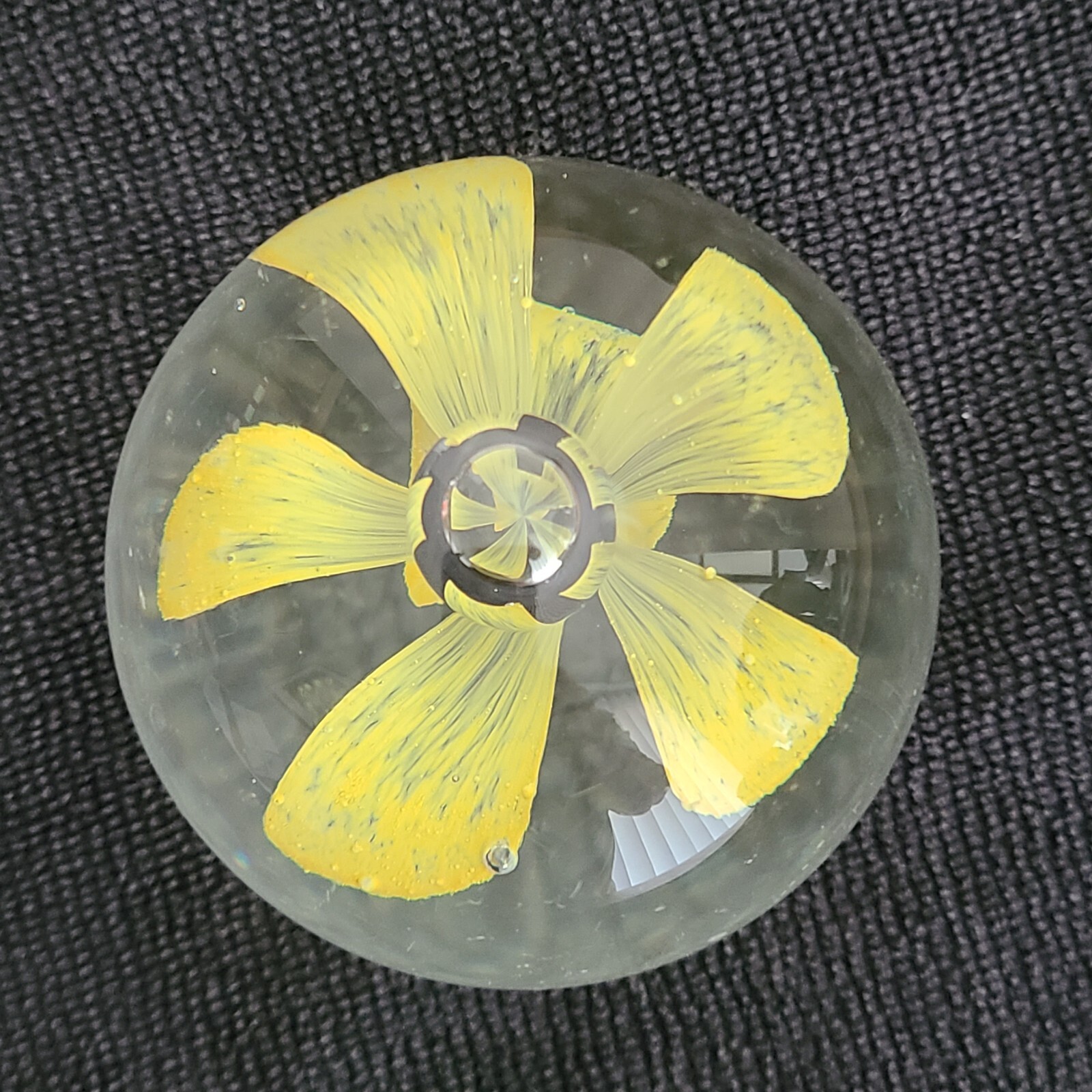 Vintage Art Glass Paperweight Daffodil Flower Yellow Spring Bubbles 2.5 inches