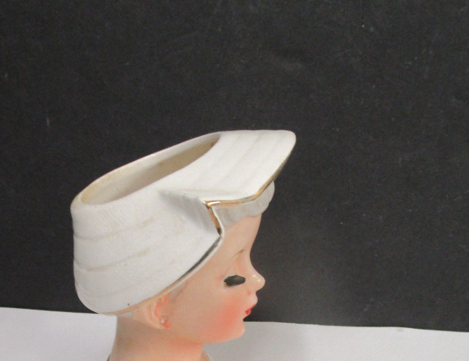 k962 RELPO 4 3/4 ” platinum blond BLACK & white DRESS hat AND BOW head vase