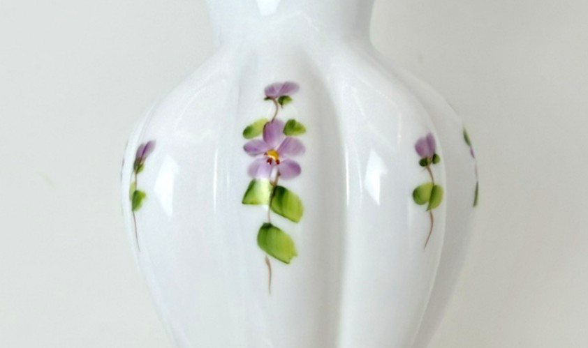 Fenton Silver Crest Ruffled Hand Painted Violets in the Snow 6″ Vase
