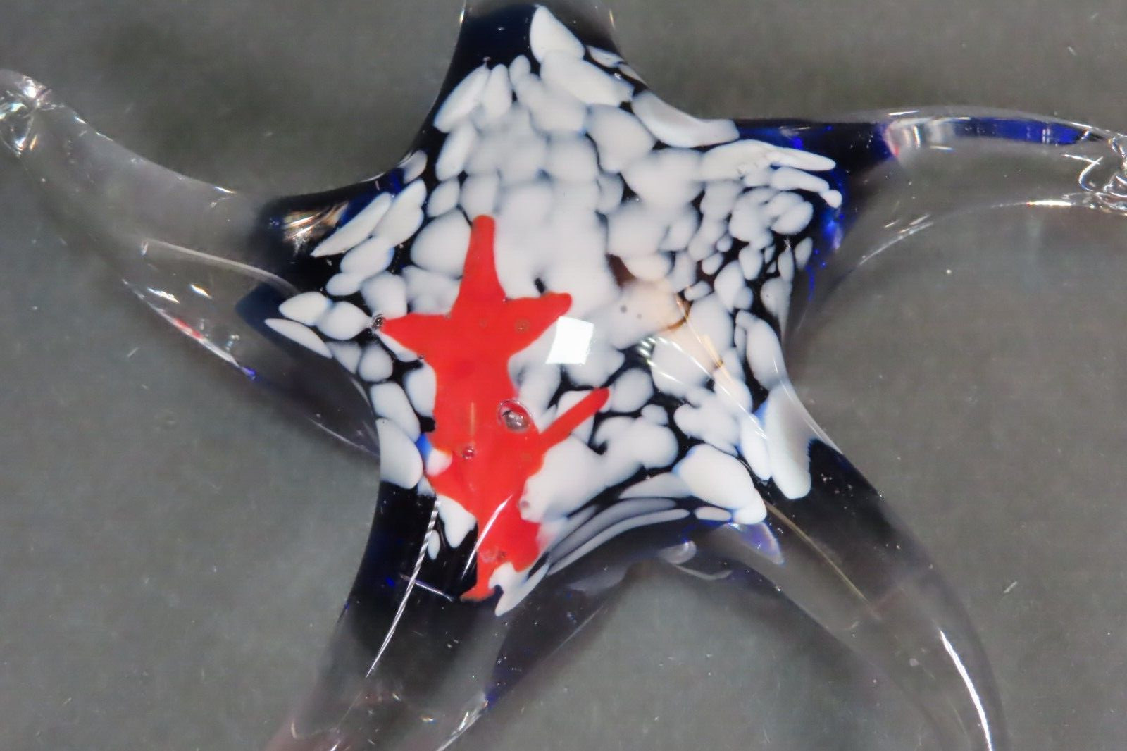 Hand Blown Art Glass Starfish Paperweight Figurine Red White Blue 5.25″