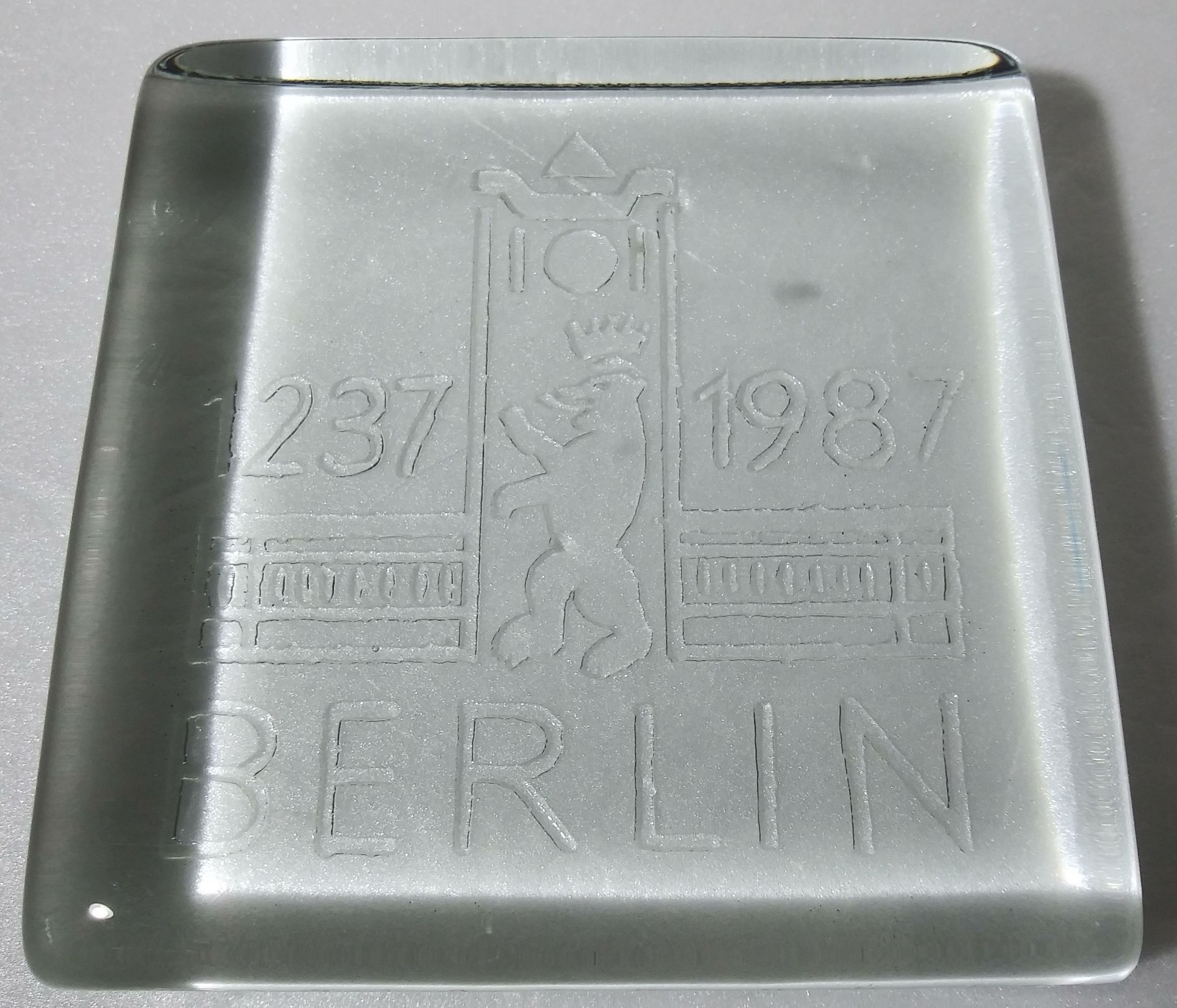 Vintage 1987 Clear Square Glass Paperweight Berlin, Germany Souvenir 1237 – 1987