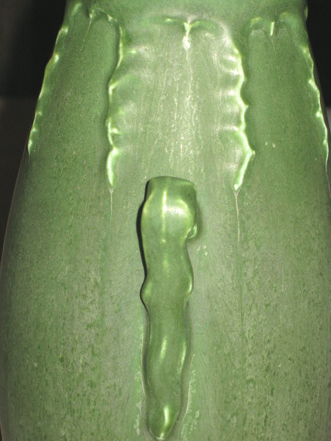 ANTIQUE HAMPSHIRE ARTS CRAFTS POTTERY LIGHTNING BOLT MATTE GREEN MISSION VASE