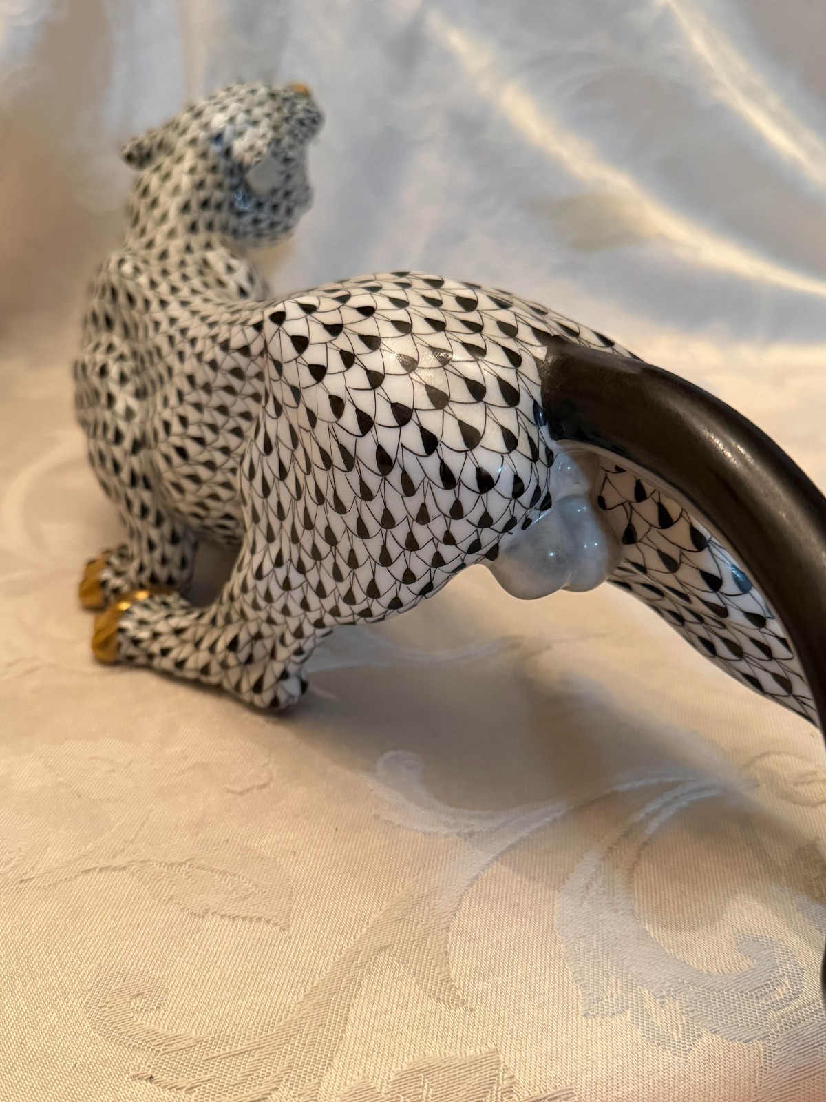 RARE MAJESTIC 17INC LONG HEREND HUNGARY PORCELAIN FISH NET PANTHER FIGURE