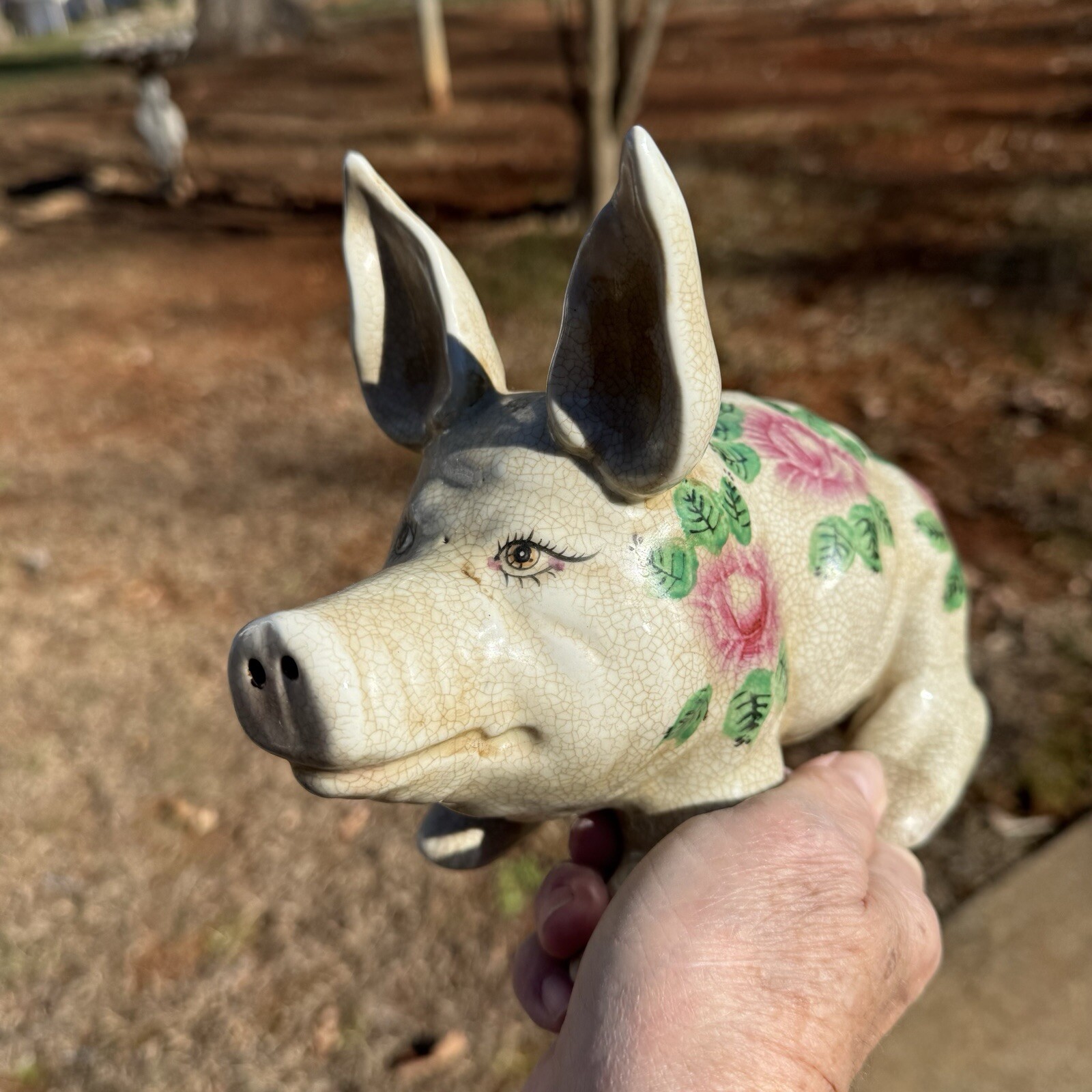 VTG Painted pottery pig statue Crazed Finish 7”X 4.5” X 9”￼