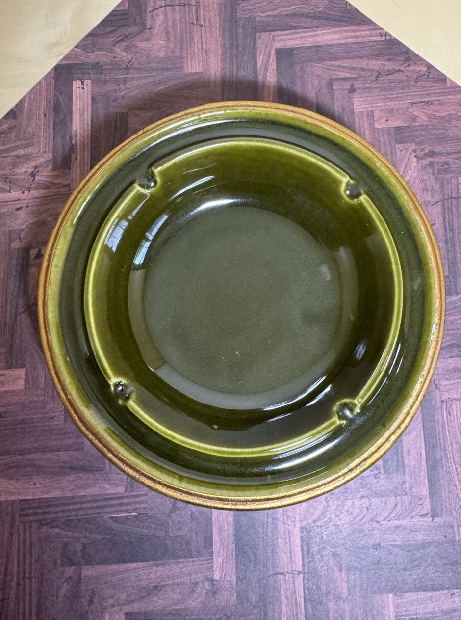 Freeman McFarlin Pottery 239 Avocado Green Gold Leaf Round Ashtray California
