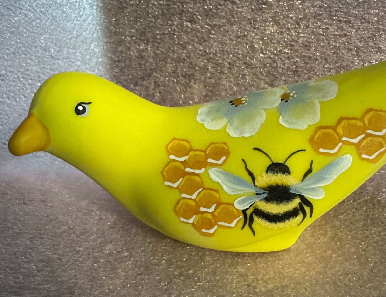 Fenton Yellow Bumble Bee Happiness Bird Ltd To 35 NFGS Exclusive CC Hardman