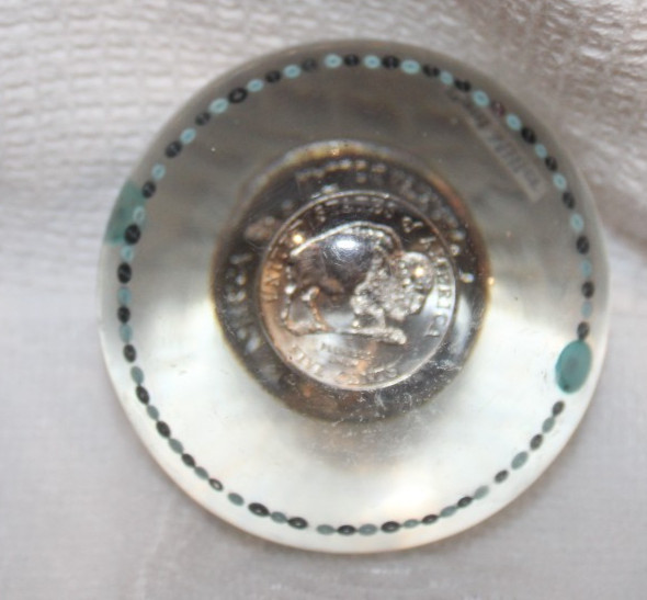 Decorative Collectible Paperweight w/ Kansas Quarter from the yerar 2005