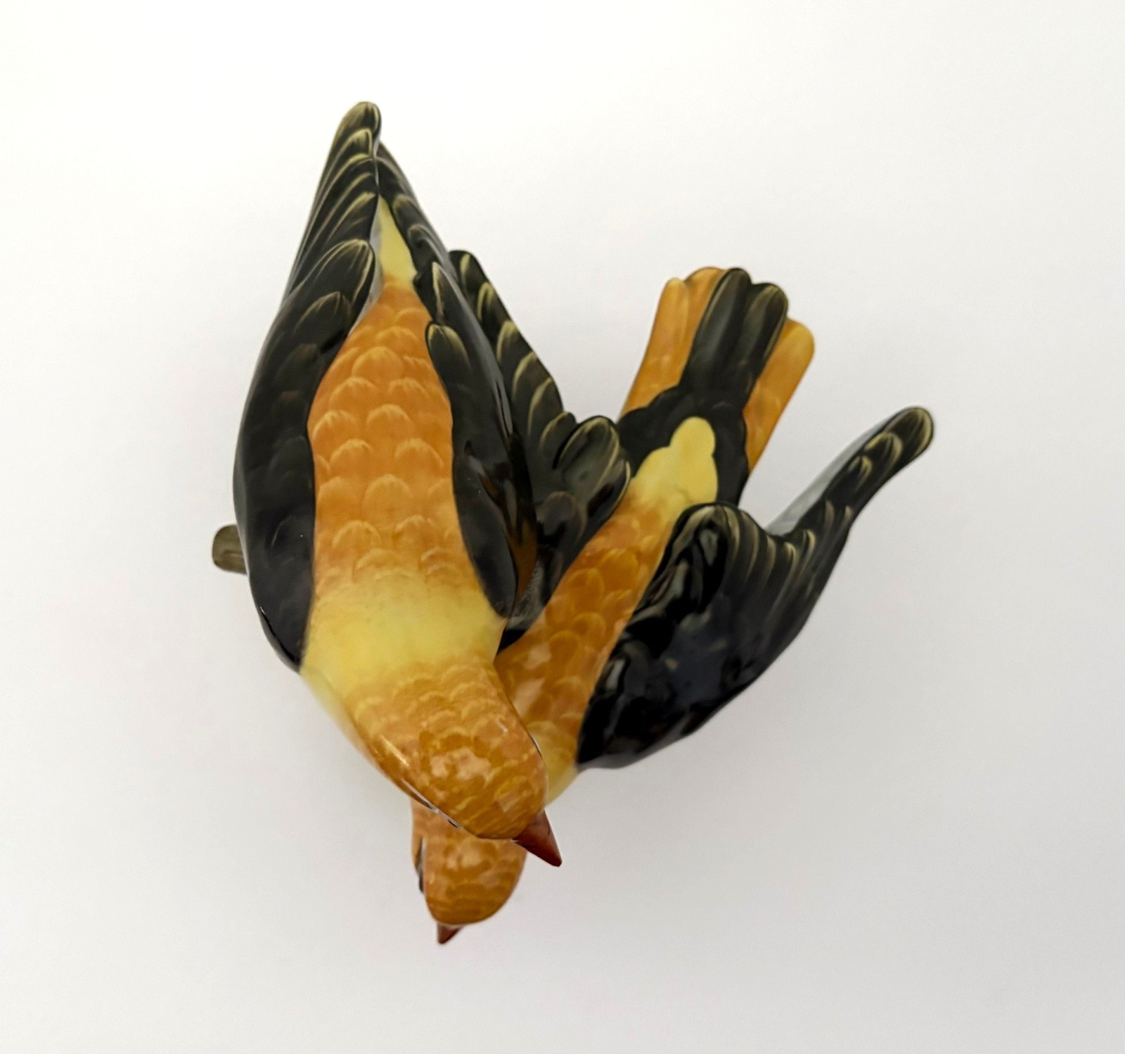 Herend Hungary Large Pair of Yellow-Hammers on Branch 5062 Rare Centennial Mark