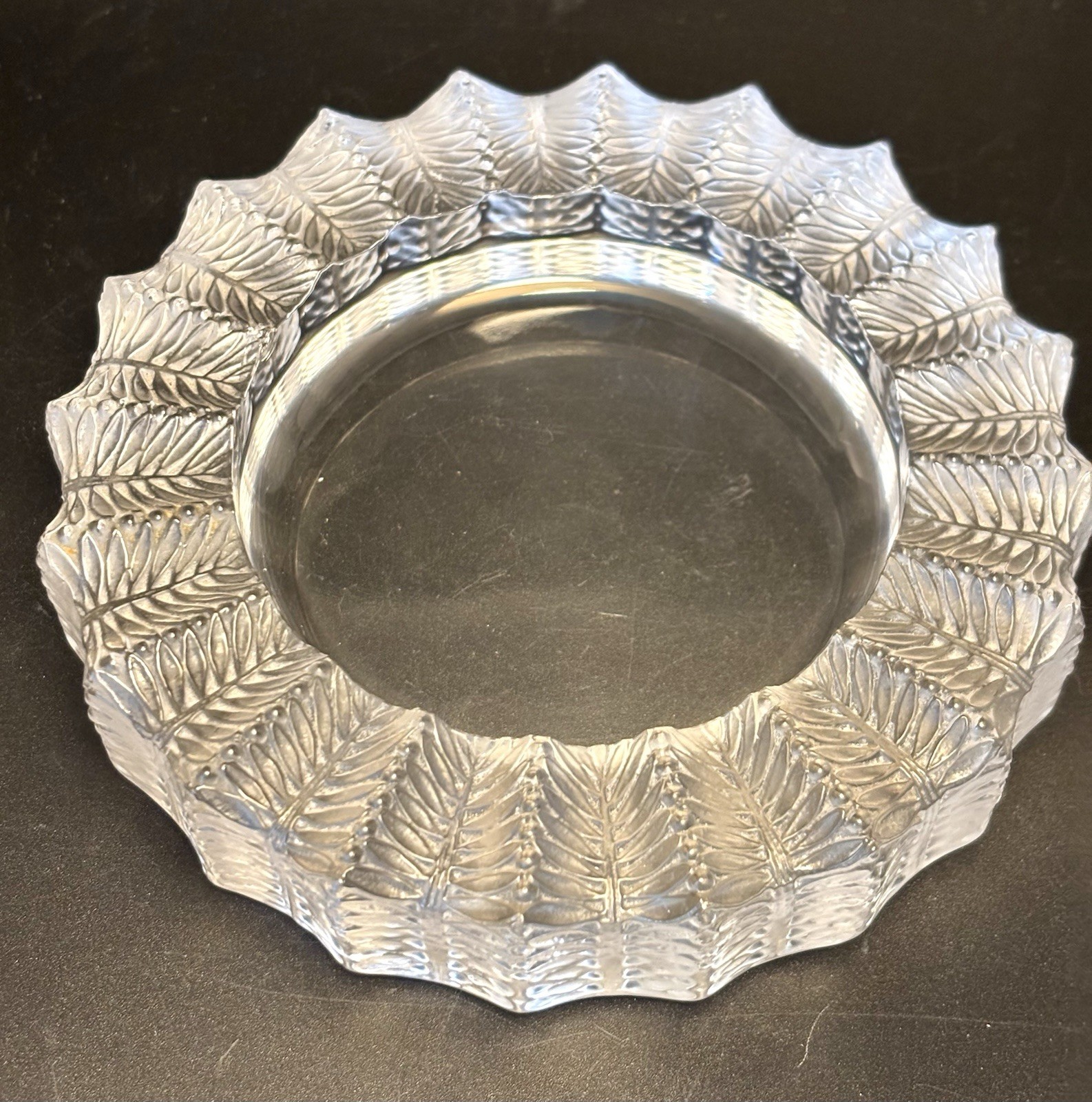 Lalique Crystal, JAMAIQUE, Clear & Frosted Leaves Multi-Holder Ashtray, 5 1/2″