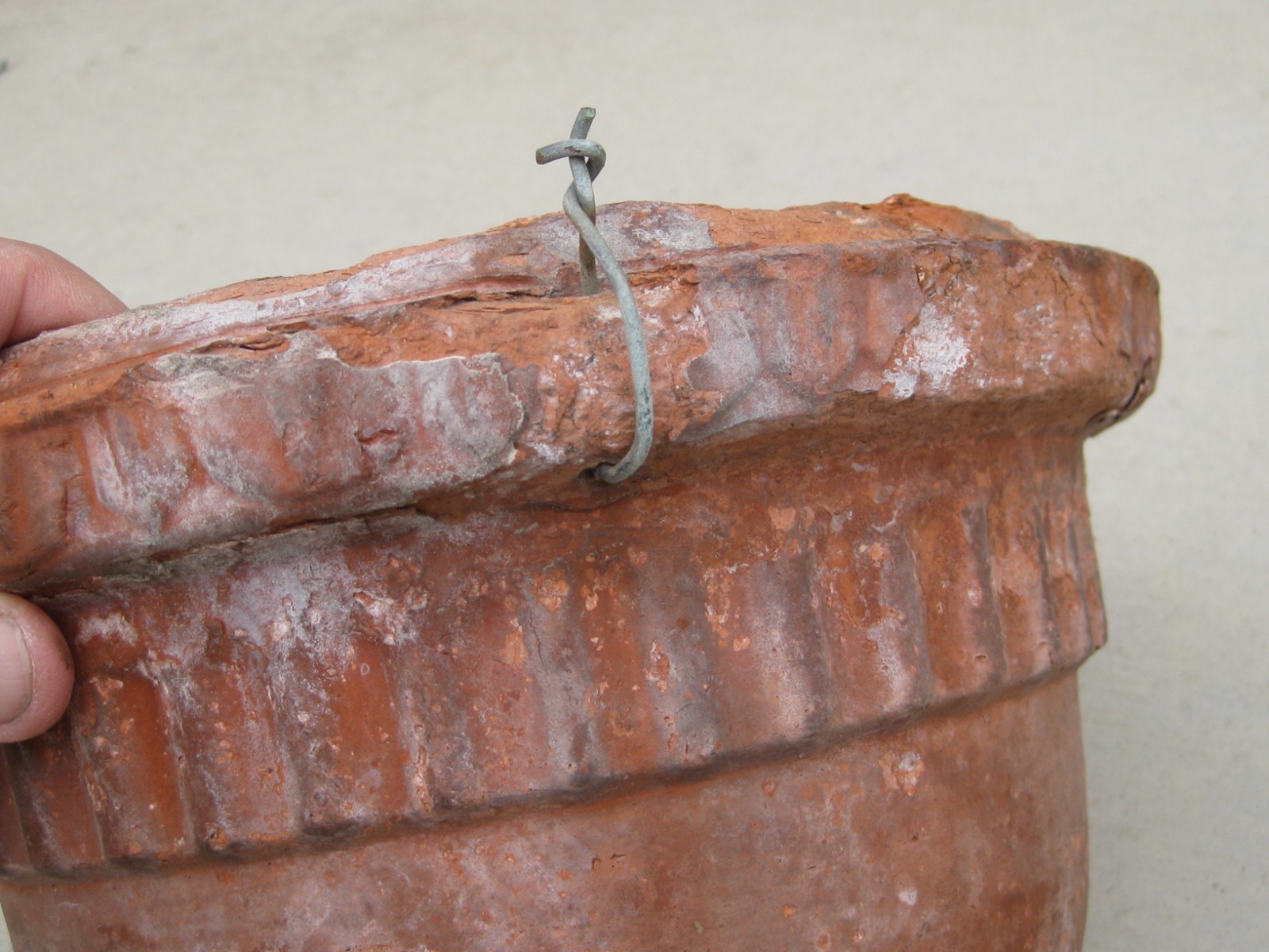 Vtg Bauer California Pottery Red Clay Terracotta Fleur de Lis Hanging Pot 10.5″