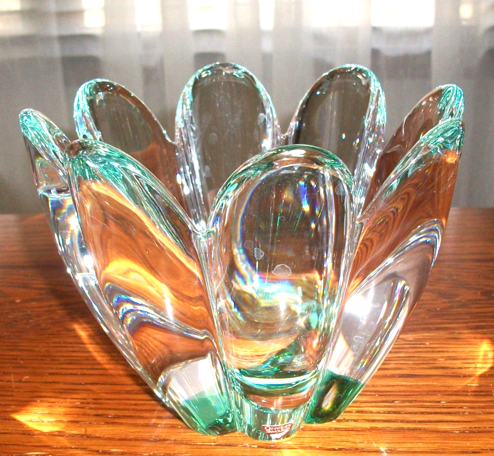 ORREFORS SWEDEN HEAVY GREEN CRYSTAL PETAL BLOOM VASE BOWL~5 LB 4 OZ~SIGNED~