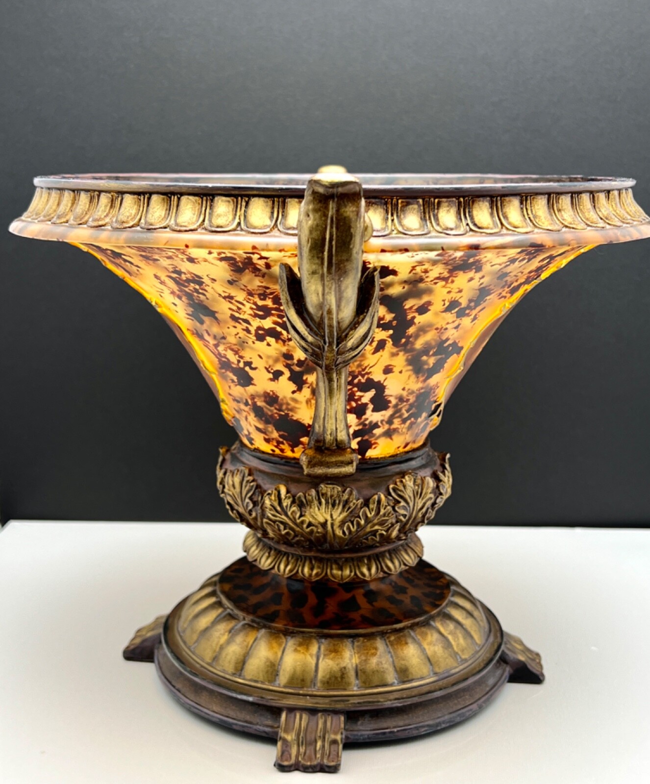 Decorative Centerpiece Resin Footed Vase Neoclassical Style Animal Design