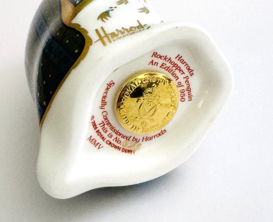 Royal Crown Derby ROCKHOPPER PENGUIN Imari Paperweight Harrods Limited Edition
