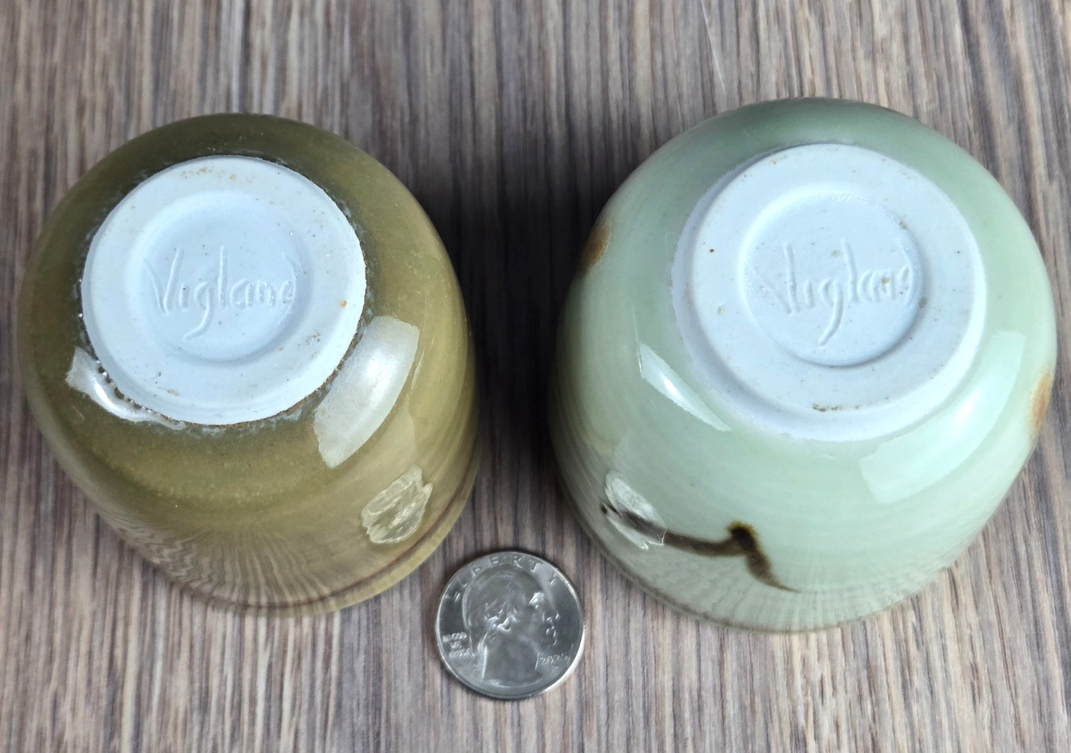 2x Alan Vigland modernist studio pottery cups or small bowls, Michigan potter