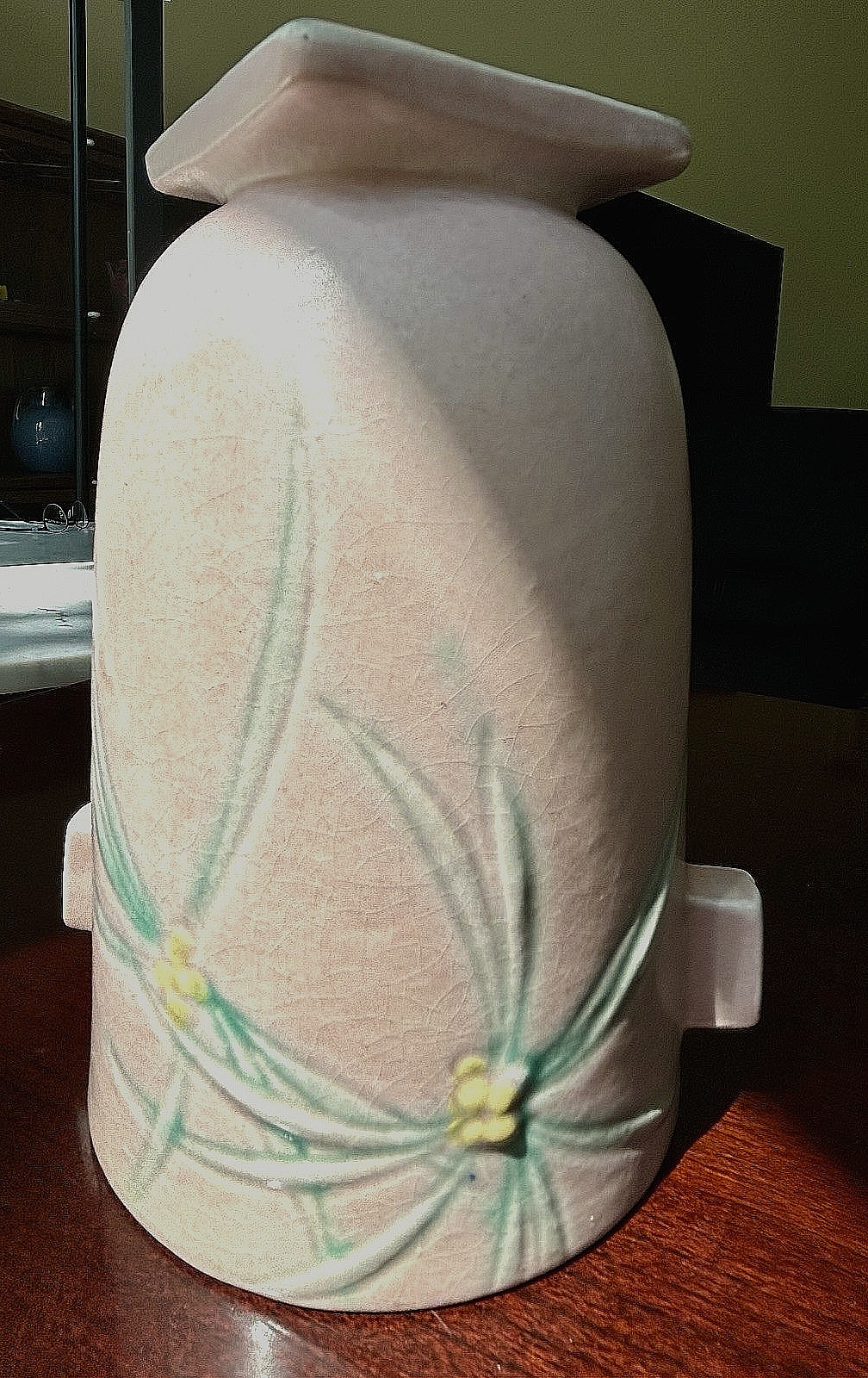 VINTAGE ROSEVILLE ART POTTERY ‘DAWN’ PINK/GREEN VASE – CA;1937 #826-6″ – XLNT