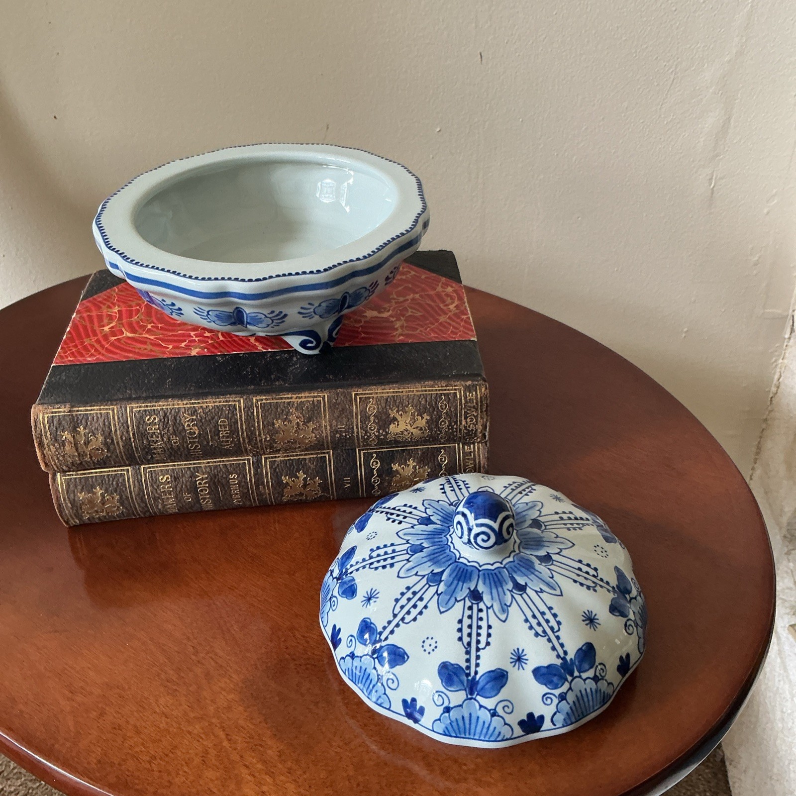 Royal Delft De Porceleyne Fles Lidded Candy/Trinket Box, Or Bonbonniere 2000