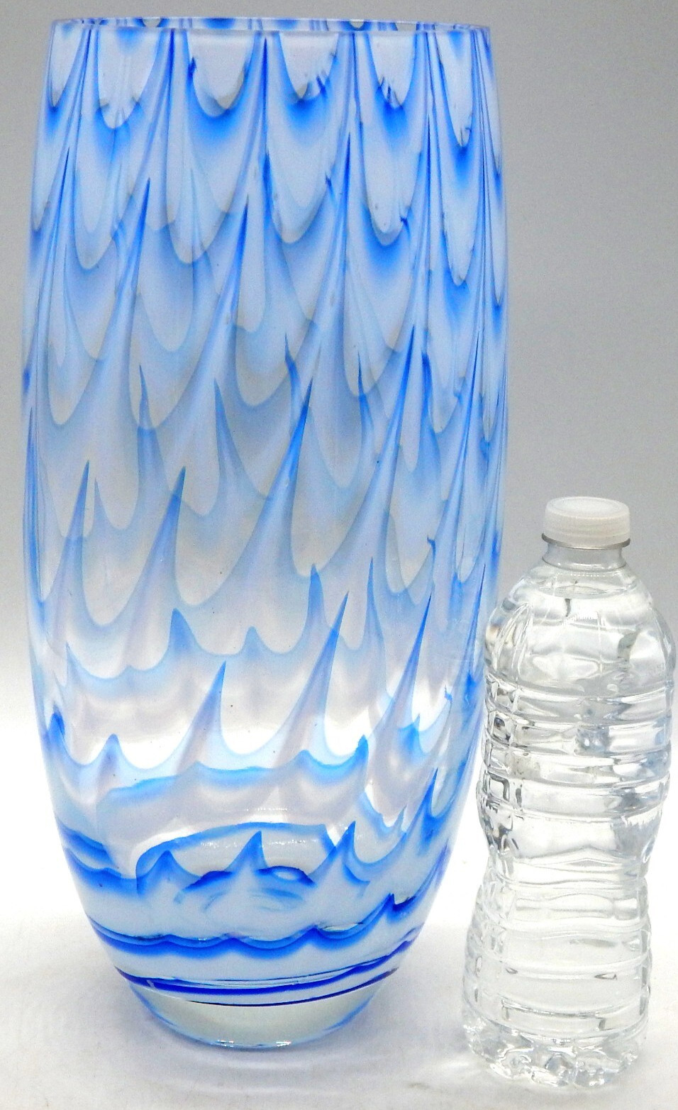 TARNOWIEC ART GLASS Heavy HAND-BLOWN Blue White 14″ Vase Made In POLAND