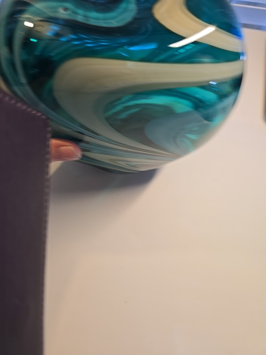 1980s Green Creme Teal Swirl Art Glass Vase Hand-blown Construction 8.5In BEAUTY