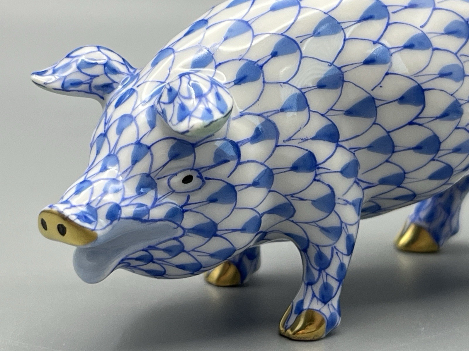 Herend Figurine – Pig – Blue Fishnet