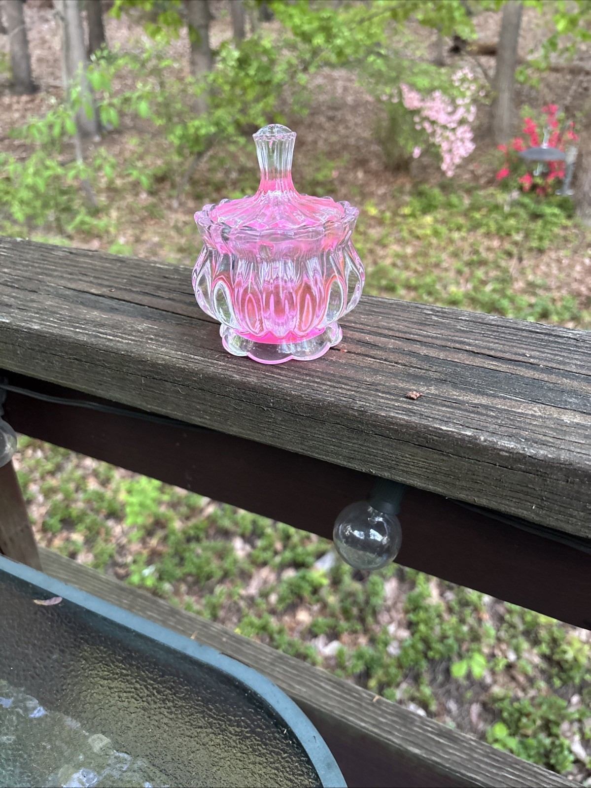 VTG Pink Selenium Art Glass glows. Powder, Trinket Jar with Lid Rare