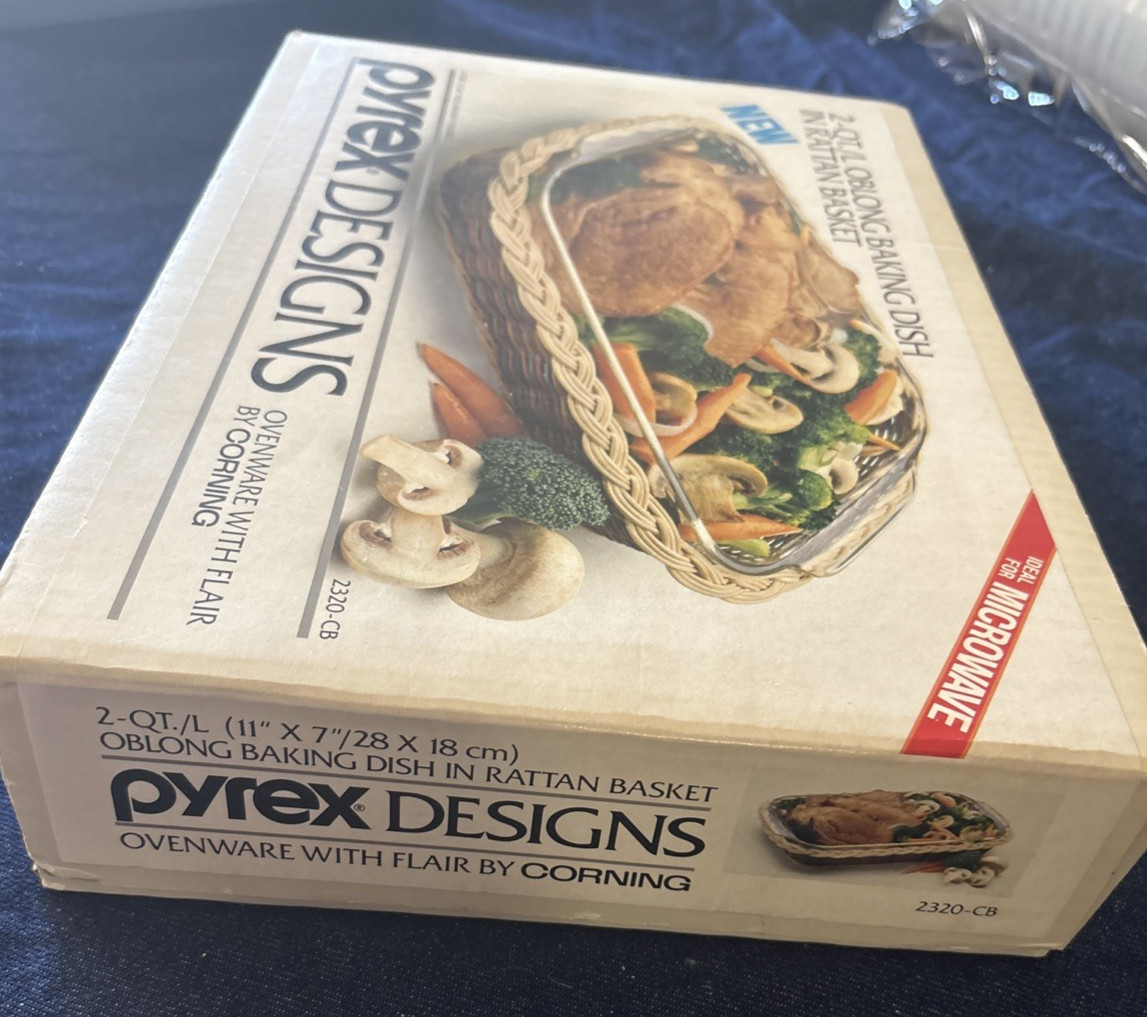 Vintage Pyrex Designs 2326-F 2 Qt Rectangular Baking Dish Rattan Basket