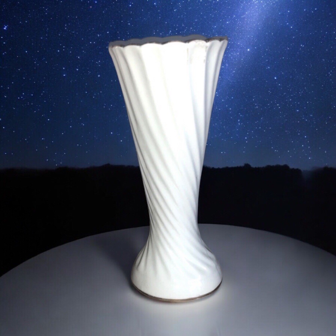 K’s Collection Small light Mint Green Porcelain Swirl Vase 6.7″ T Gold Rim