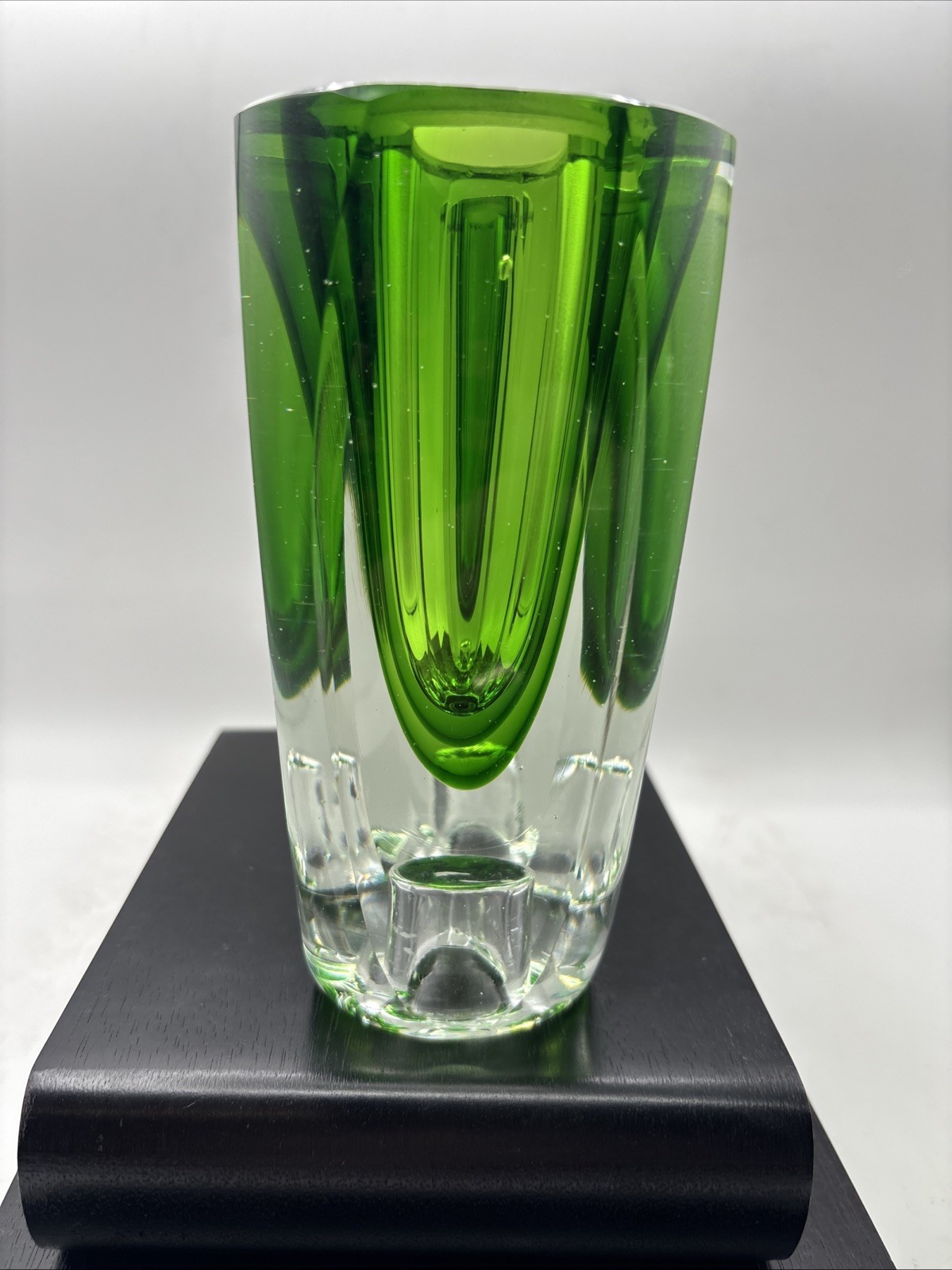 VINTAGE MID 20TH CENTURY MURANO Green GLASS VASES 6”H 2.5” W VERY RARE