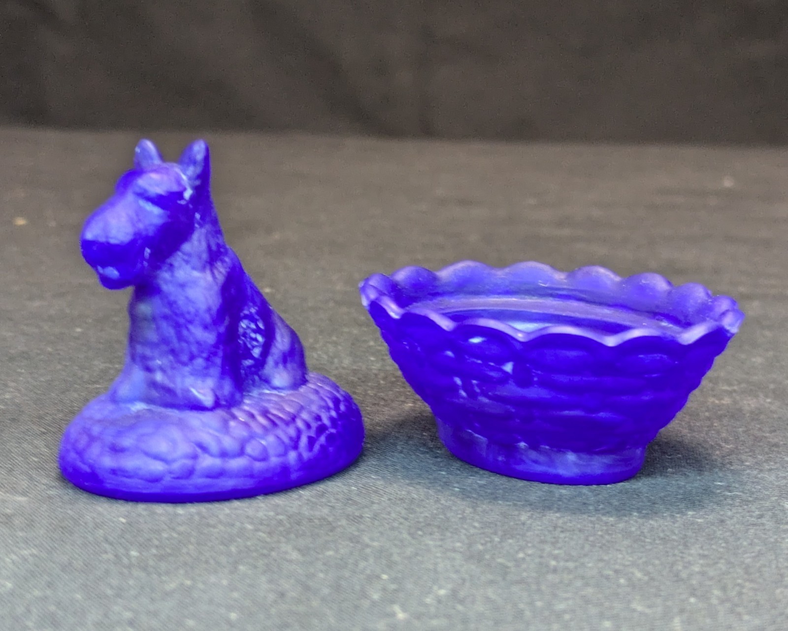 Boyd’s Crystal Art Glass Scottie Salt OLYMPIC BLUE SATIN