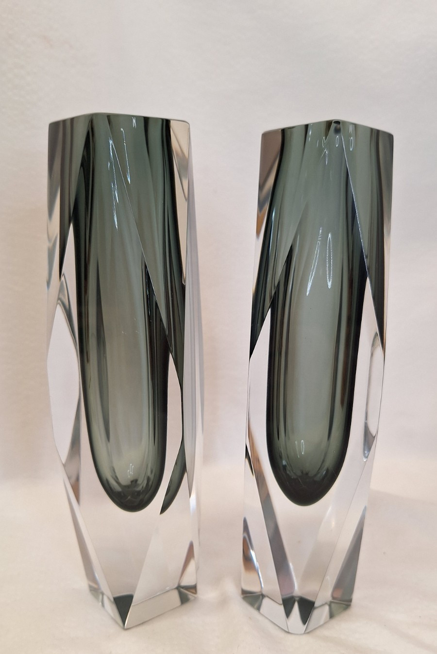 2 Vtg Murano Glass Vase Faceted Sommerso Art Smoke Gray/Clear 9″ Vases