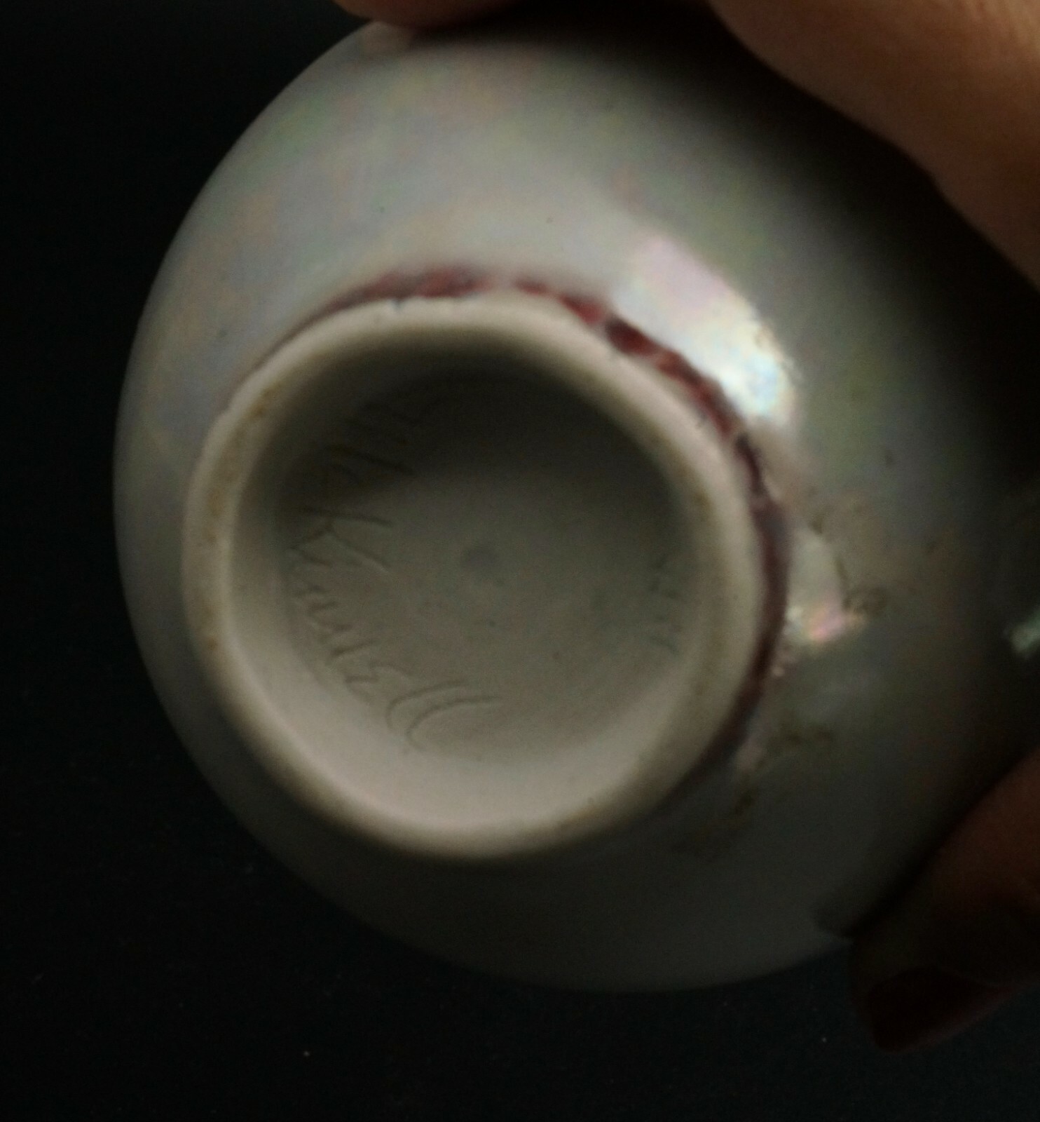 Signed Vintage Iridescent Pottery Vase Mckinnel 4 1/4″ H