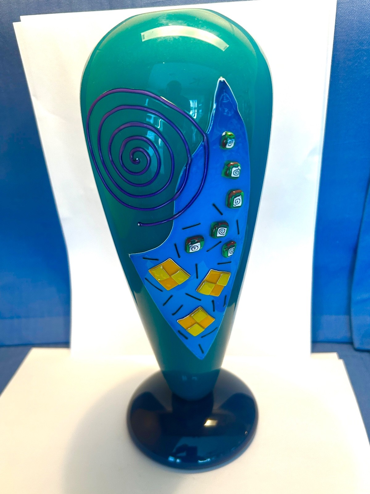 ART GLASS FROM CALIFORNIA VIBRANT AQUA / BLUES 10.5 INCHES TALL