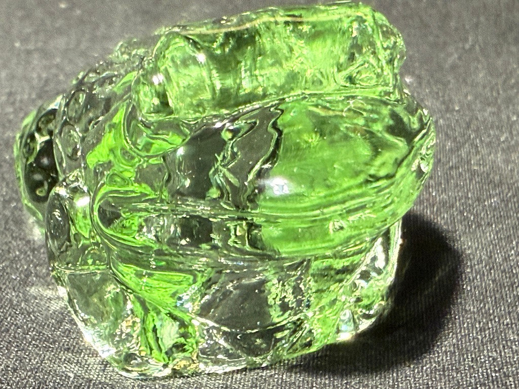 green Vaseline uranium glass Jeremy Frog Toad paperweight magnesium selenium art
