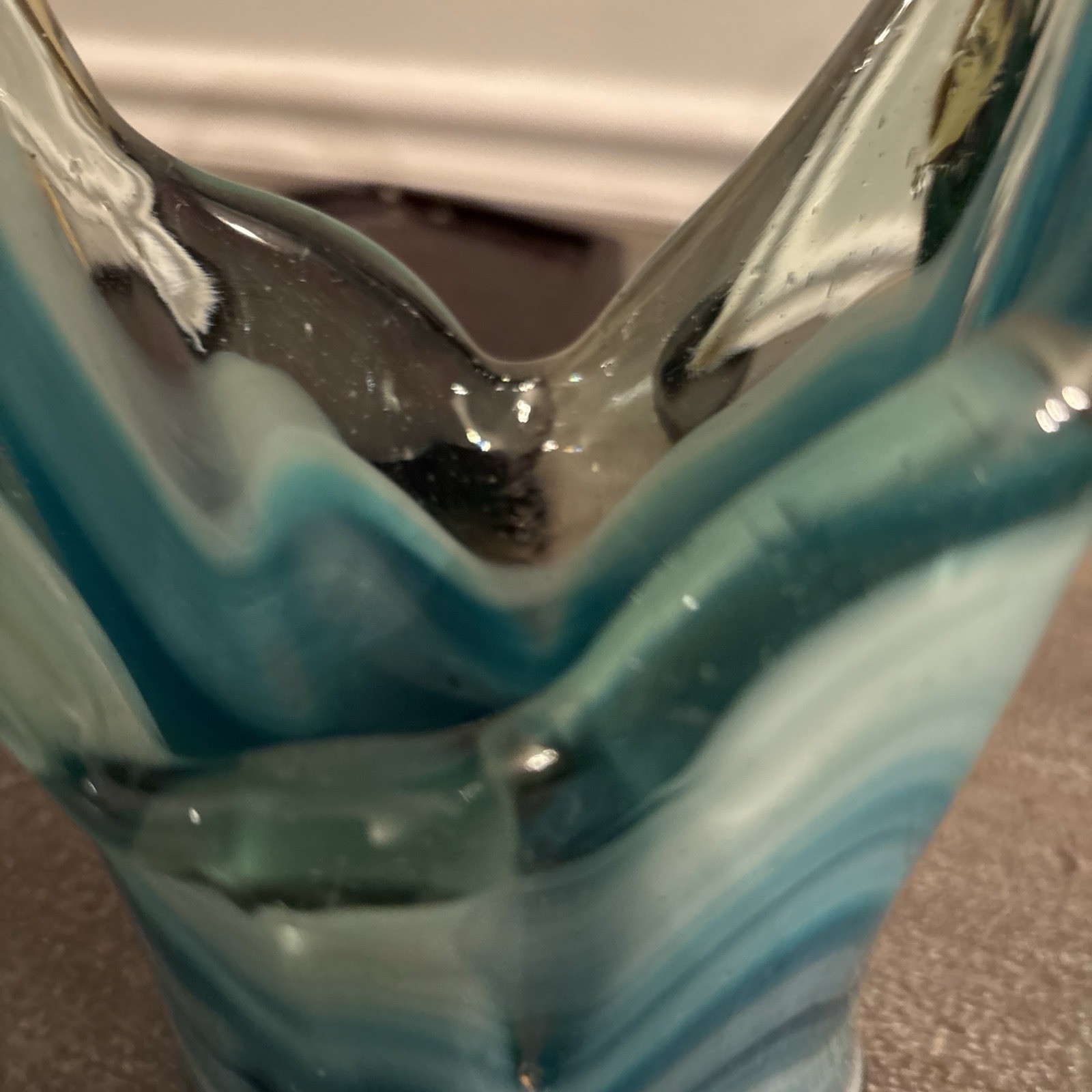 Vintage MCM Green Swirl Art Glass Murano Style Stretch Basket Vase 11.5”