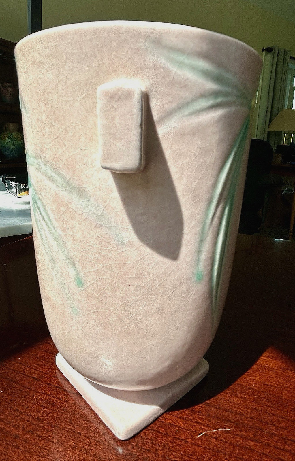 VINTAGE ROSEVILLE ART POTTERY ‘DAWN’ PINK/GREEN VASE – CA;1937 #826-6″ – XLNT