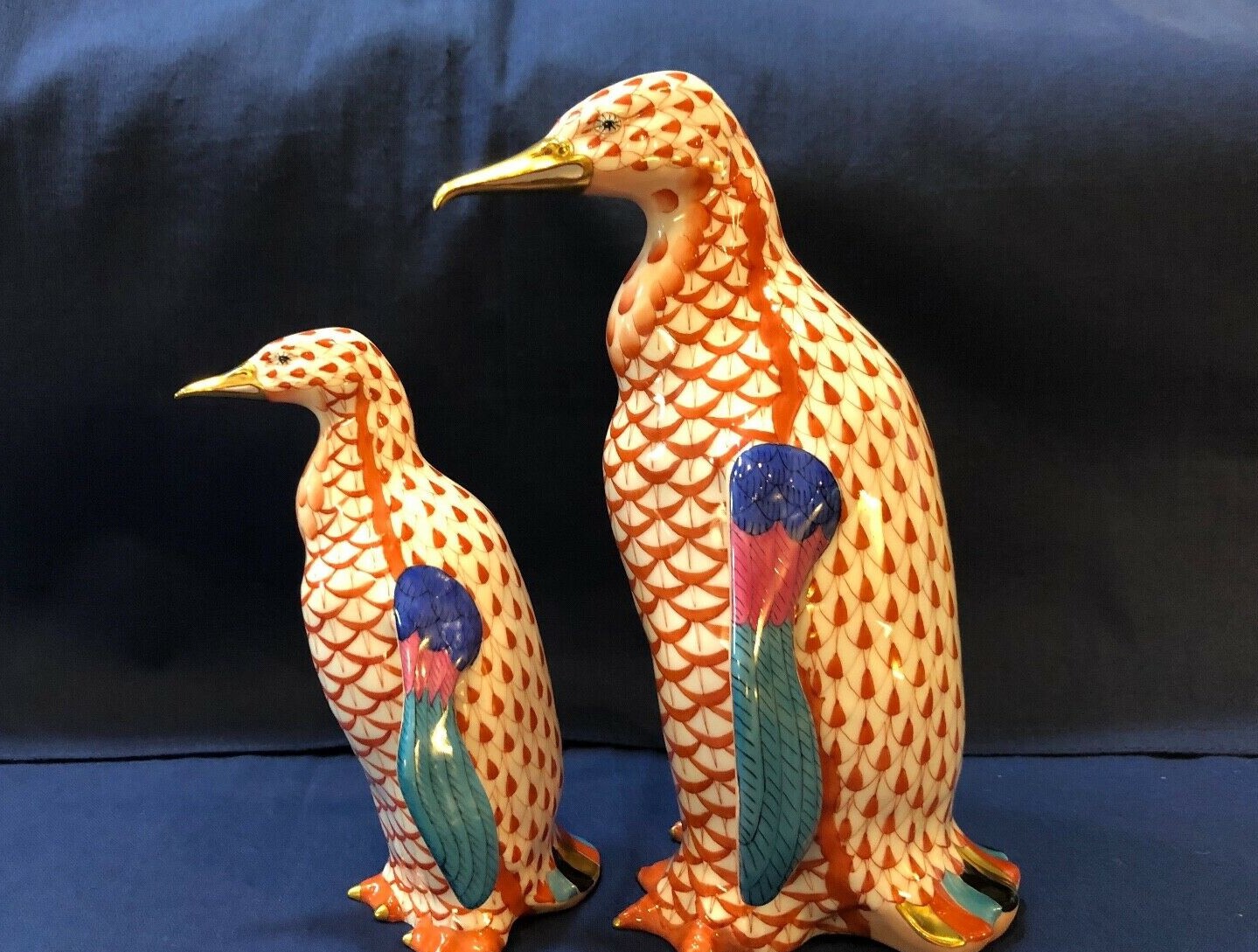 Herend Figurine – Extra Large Emperor Penguin 6.5″ H – Rust Fishnet 15327 ($835)