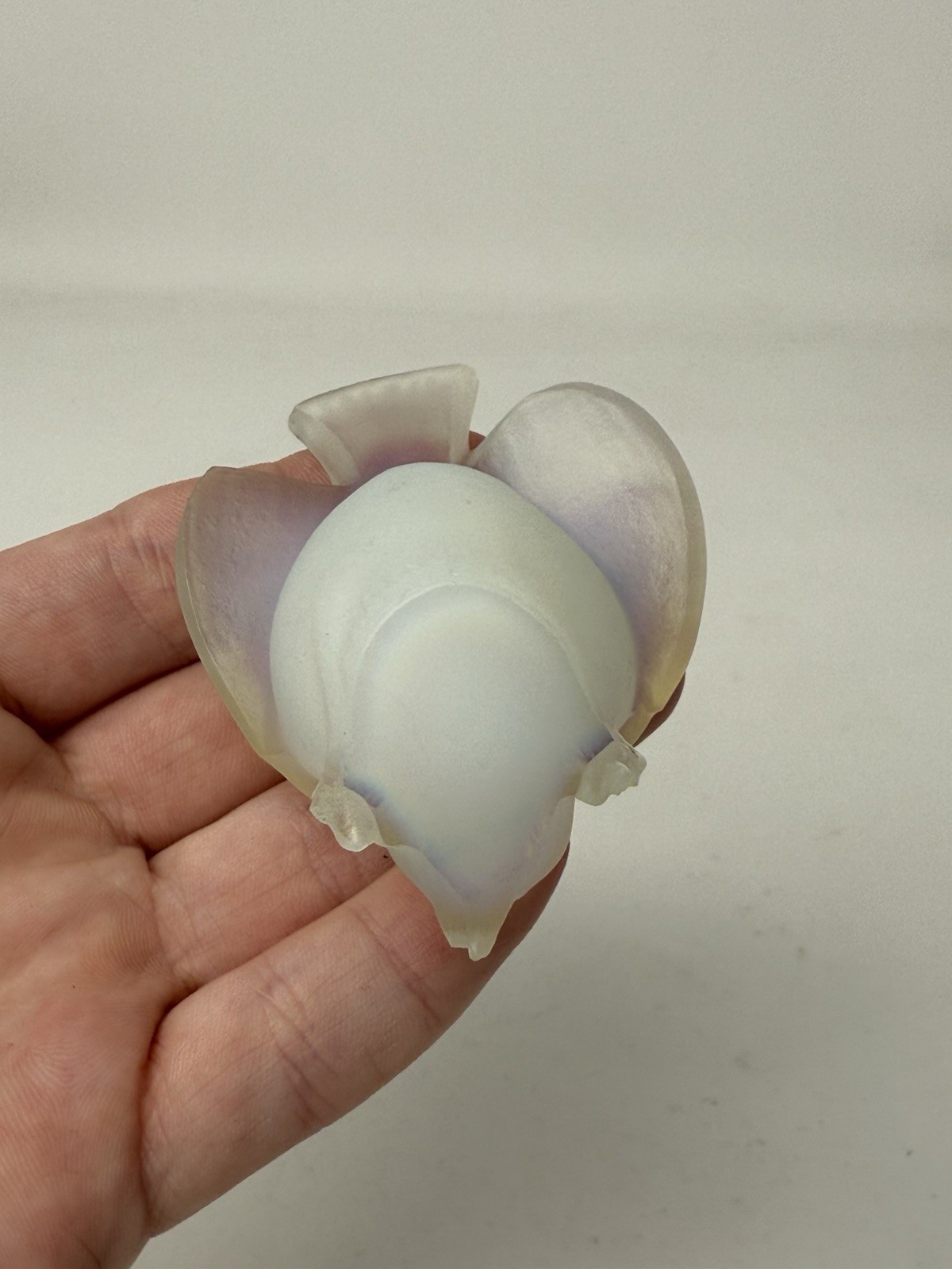 Sabino Sparrow Bird Opalescent Art Glass Figurine (B-439)