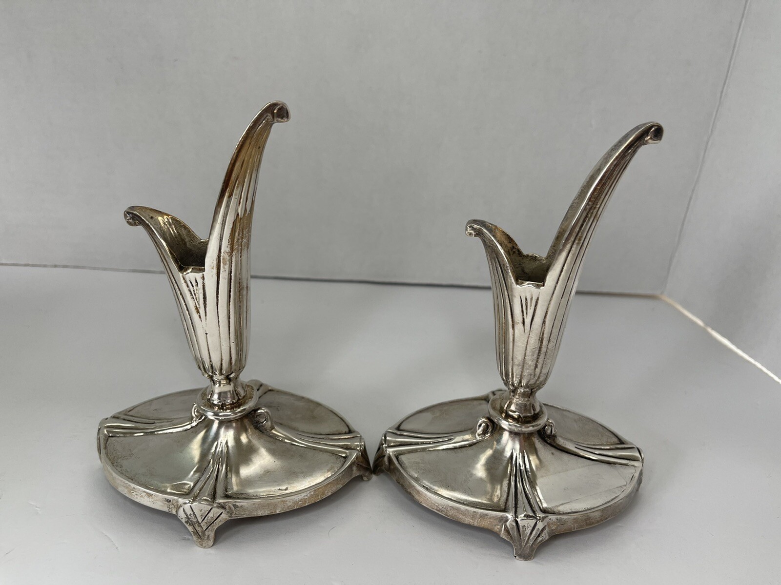2 Global Views Lily Candlestick holders 6″ Tall Silver tone in Art Deco /MCM
