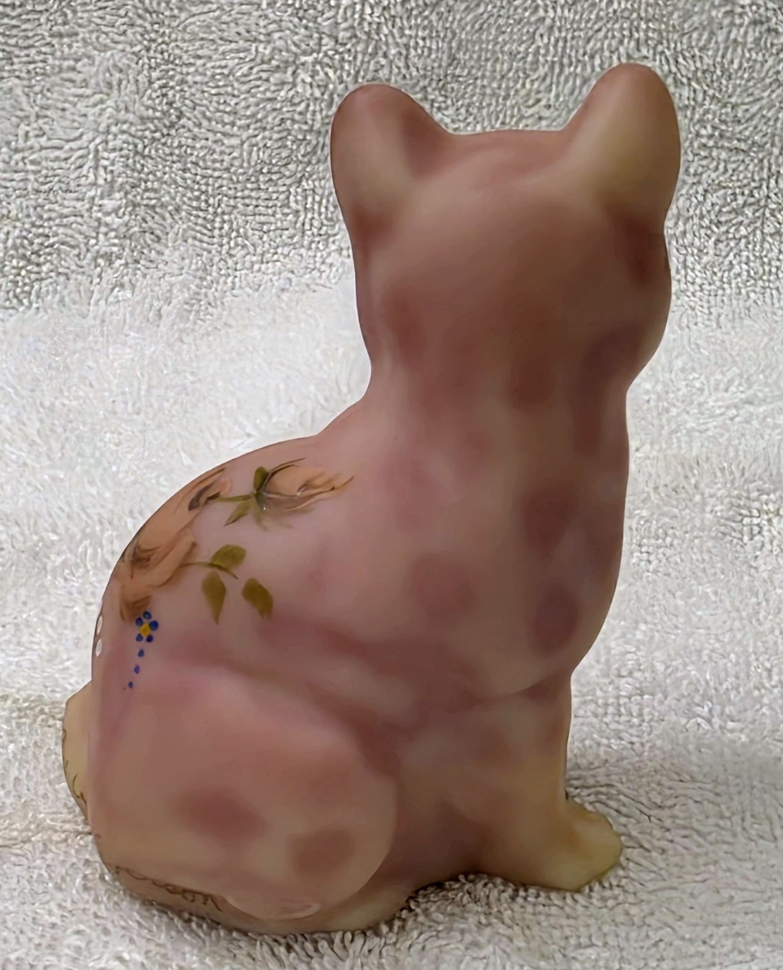1996 Fenton Burmese Satin Sitting Cat “Love Bouquet” For Mary Walrath 50 of 150