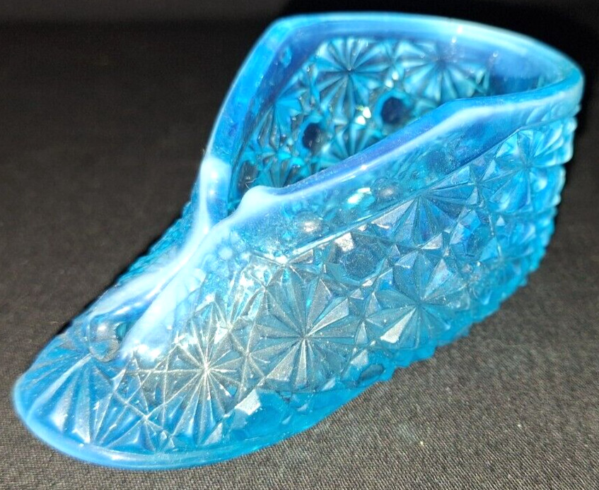 VTG FENTON BLUE PRESSED ART GLASS DAISY BUTTON NURSERY BABY BOOTIE SLIPPER SHOE