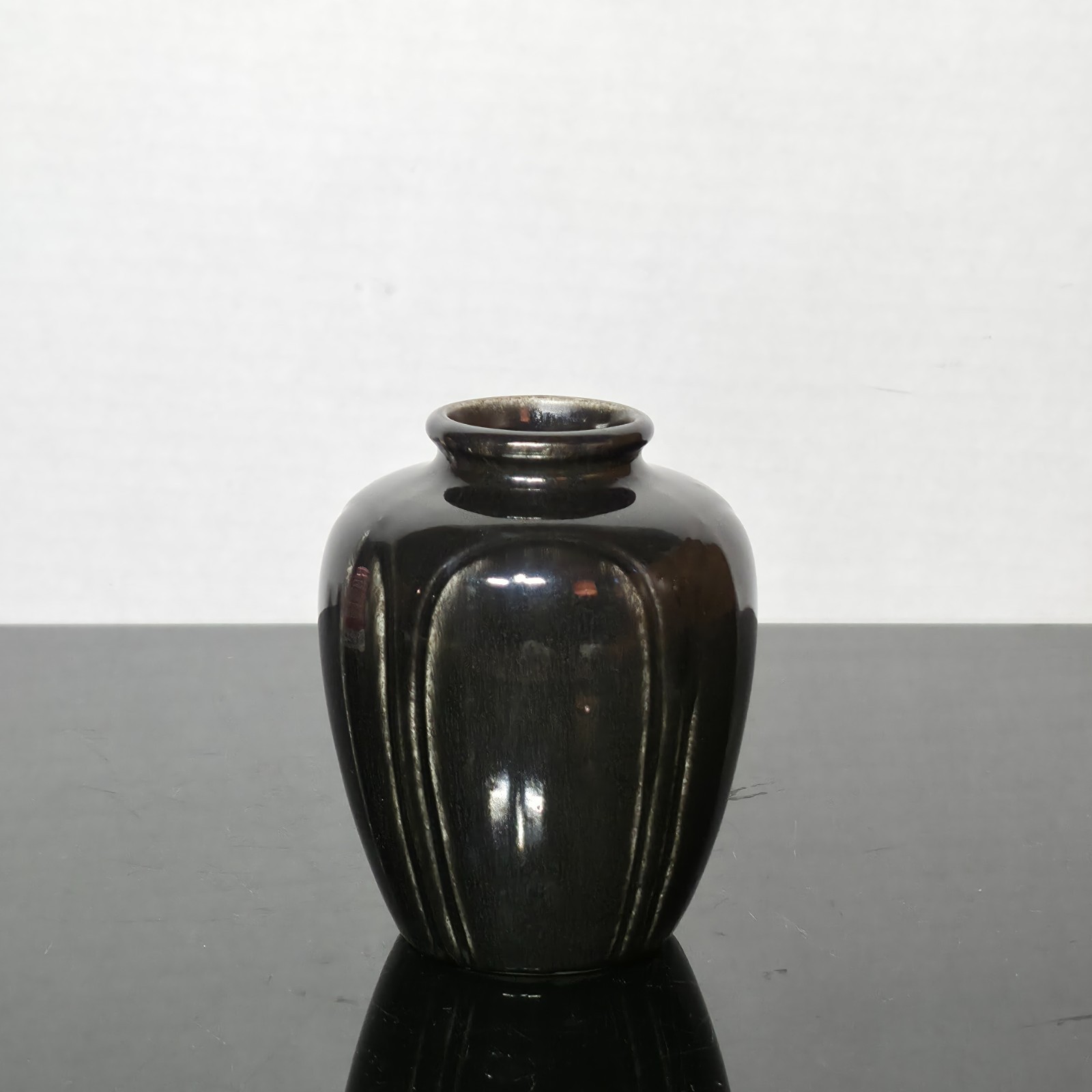 Hampshire Pottery Cadman Robertson Black Experimental? Vase