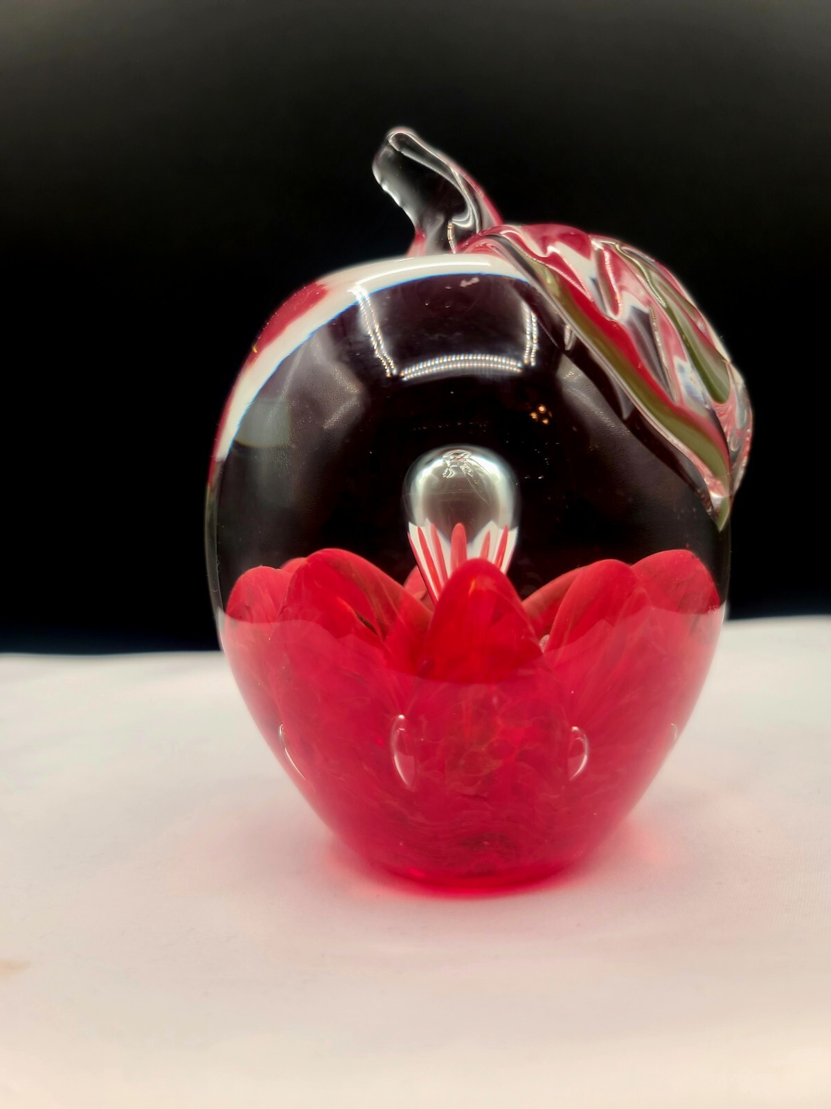 Joe St Clair Apple Paperweight Clear Red Cloud Controlled Bubble 4.5″ Vintage