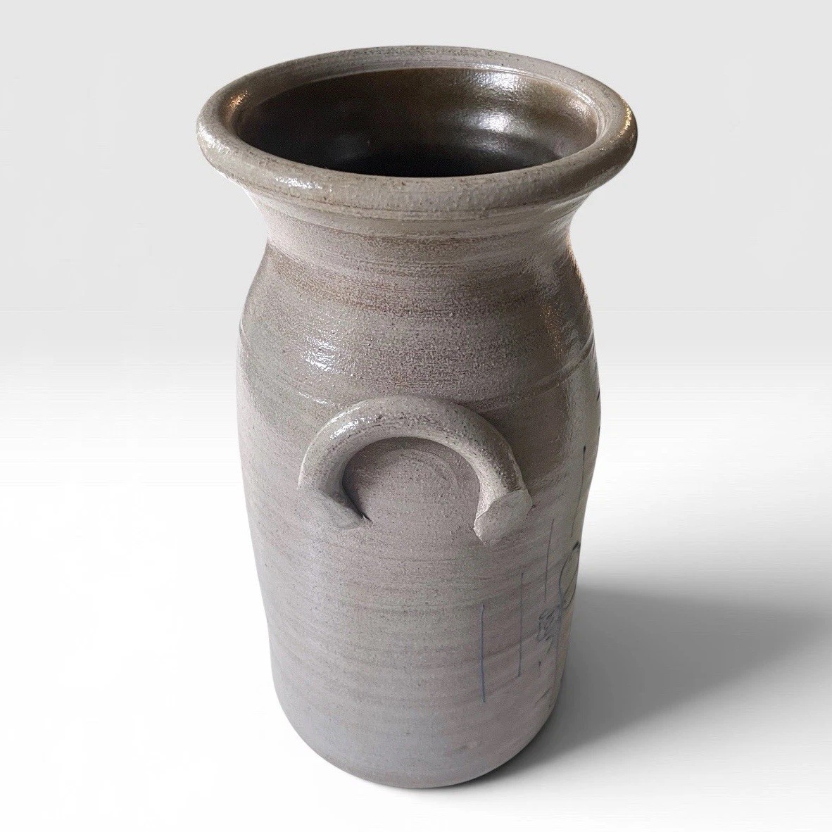 SALMON FALLS CHRISTMAS DOVER N.H. HELEN BERG STONEWARE POTTERY CROCK VASE
