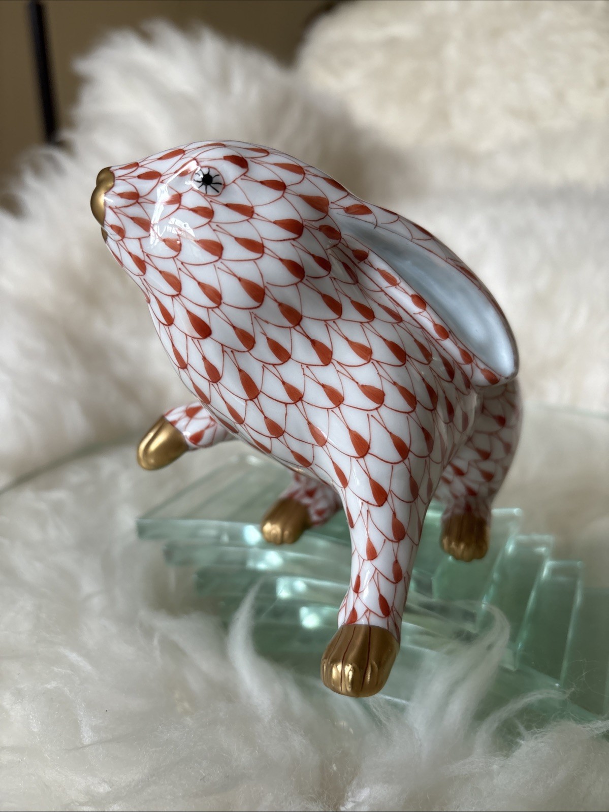 Large Herend Sitting Bunny Rabbit One Paw Up -rust Fishnet-MINT